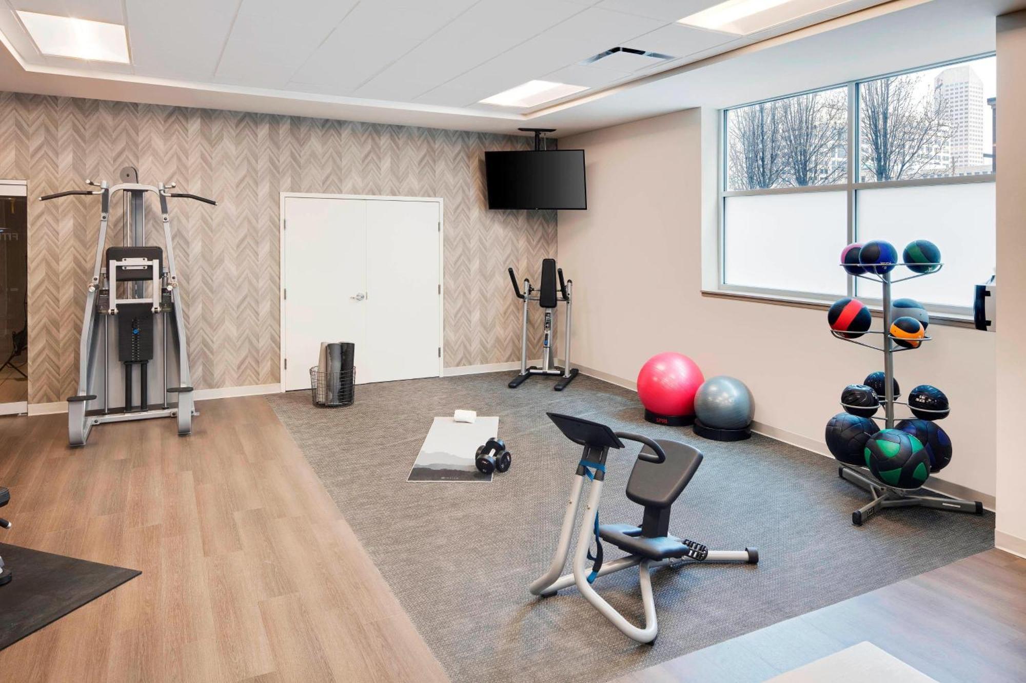 Springhill Suites Indianapolis Downtown Екстер'єр фото